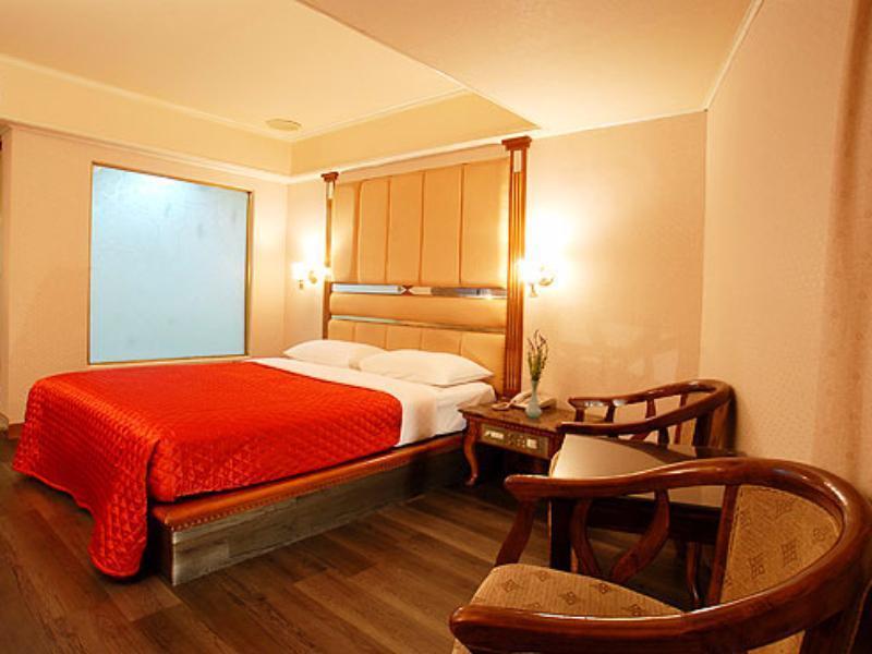 Spring Art Hotel Kaohsiung Exterior photo